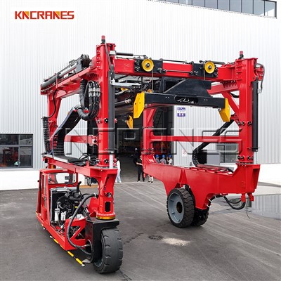 35トンコンテナストラドルキャリア