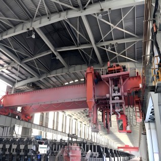 電解アルミ多機能天井クレーン